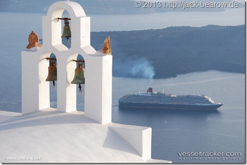 Queen-Victoria-Santorini